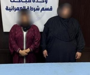 ضبط سيدتين بالجيزة لقيامهما بسرقة مشغولات ذهبية من طالبة بأسلوب "المغافلة"