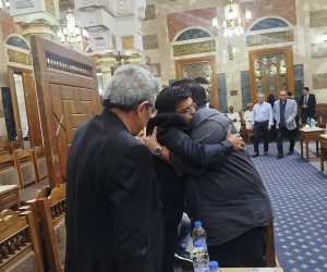 محمد هنيدى وأشرف زكى وعمرو عبد العزيز يشاركون فى عزاء سميحة أيوب (صور)