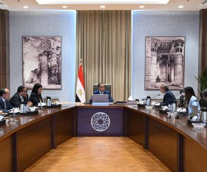 رئيس الوزراء يناقش خطة العمل لإجراء التعداد العام للسكان والإسكان والمنشآت 2027 