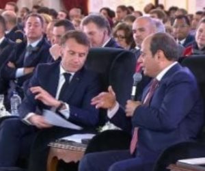خلال اتصال هاتفي.. الرئيس السيسى وماكرون يبحثان مستجدات الأوضاع الإقليمية والتصعيد العسكرى في المنطقة