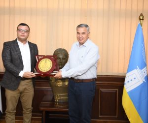 وزير الإسكان ومحافظ الإسكندرية يعقدان اجتماعا لمتابعة ملفات العمل والمشروعات المشتركة