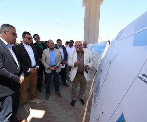 وزير الإسكان ومحافظ الإسكندرية يتفقدان مشروع إنشاء كوبرى 45 "محور السادات"