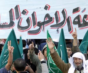 ماكينة شائعات الإخوان لاتهدأ.. محاولات مستميتة لتشويه الدور المصرى يواجهها وعى الشارع وتزايد شعبية الرئيس