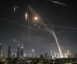 التليفزيون الإيراني يعلن بدء موجة جديدة من الهجمات الصاروخية على إسرائيل