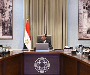 رئيس الوزراء يتابع تنفيذ برنامج الطروحات الحكومية في قطاعي البترول والأعمال العام