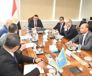 وزير الإسكان يلتقى ممثل شركة استادات للاستثمار الرياضي لمناقشة مجالات التعاون المشترك