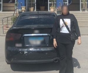 ضبط متهمة بثنى لوحات سيارتها للهروب من المخالفات
