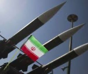 صواريخ إيران تضرب "قلب إسرائيل".. وتوتر غير مسبوق في "تل أبيب"
