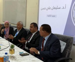 المؤتمر الطلاب للبحوث الطبية بطب العريش يوصي بدعم البحث العلمي بتوفير معامل بحثيه وورش عمل تدريبية (صور )