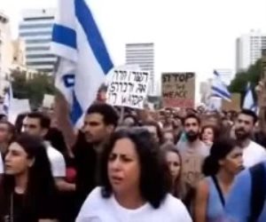 انتشرت منذ قليل .. مظاهرات فى إسرائيل تحت شعار "أسفين يا إيران" تثير الجدل على مواقع التواصل الاجتماعى 