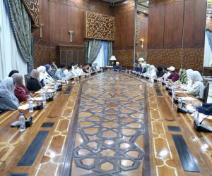 شيخ الأزهر لوفد طلابي من جامعتي جورج واشنطن والأمريكيَّة بالقاهرة: العلم بلا إطار أخلاقي خطر على الإنسانية.. وما يحدث في غزة فضح الصَّمت العالمي