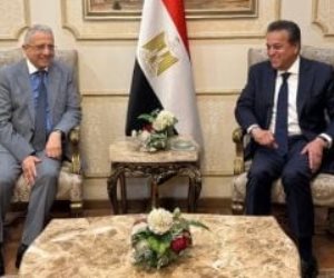 الدكتور خالد عبدالغفار يستقبل وزير الصحة التونسي بمطار القاهرة الدولي