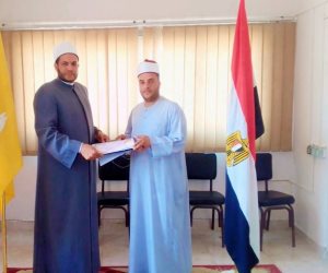 إمام مسجد بالعريش ينقذ حياة مواطن اصيب بغيبوبة سكر أثناء أداءه للصلاة.. أعرف التفاصيل (صور)