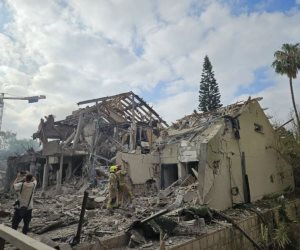 الاحتلال يعترف بتدمير إيران 3 مبان فى حيفا و20 شخصا تحت الأنقاض