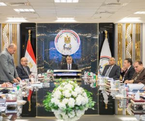وزير الدولة للإنتاج الحربي يترأس اجتماعات لجنة تقييم واختيار القيادات العليا بالجهات التابعة للوزارة
