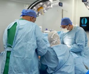 من النار إلى النور.. ولادة الطفل يحيي بمعجزة إلهية في «مستشفى الناس» بعد إصابة الأم بحروق خطيرة