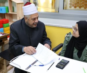 رئيس قطاع المعاهد الأزهرية يزور طلاب الشهادة الثانوية بمستشفى 57357 ومعهد الأورام