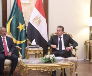 وزير الصحة يبحث مع نظيره الموريتاني سبل التعاون في القطاع الصحي والتصنيع الدوائي