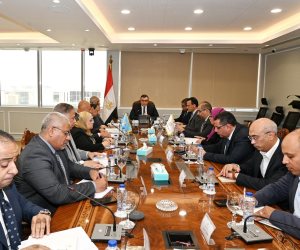 وزير الإسكان يعقد اجتماعاً تنسيقياً لمتابعة آلية عمل وحدتي تنظيم السوق العقارية 