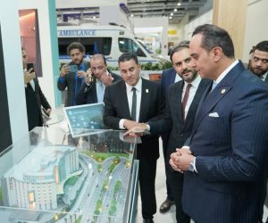 رئيس هيئة الرعاية الصحية يستقبل رئيس لجنة الصحة بمجلس النواب بجناح الهيئة وتفقدا أهم الأنشطة التى تقدم من خلاله للوفود الأفريقية