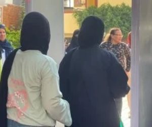 تفتيش طلاب الثانوية العامة بالجيزة قبل دخول لجان امتحان اللغة الإنجليزية