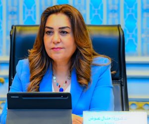 التنمية المحلية: تعديل 100 أتوبيس نقل جماعى بالقاهرة والإسكندرية للعمل بالغاز الطبيعي