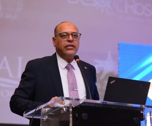 وزير العمل يستكمل جولته في محافظة البحر الأحمر لليوم الثاني على التوالي