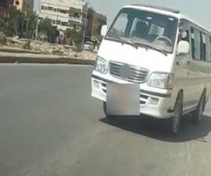 الداخلية تكشف تفاصيل مقطعي فيديو لسائقين قاما بالسير عكس الاتجاه فى العاشر