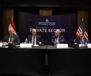 وزير العمل يفتتح ورشة عمل للتوعية بقانون العمل الجديد