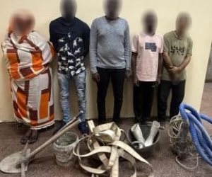 ضبط (5) أجانب لقيامهم بأعمال الحفر والتنقيب غير المشروع عن الآثار في السيدة زينب