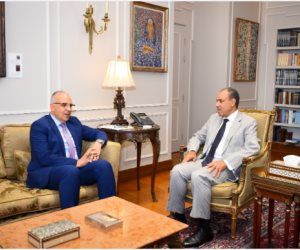 وزير الخارجية والهجرة يستقبل وزير الموارد المائية والرى