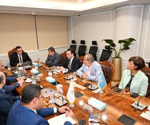 وزير الإسكان يعقد اجتماعاً لمتابعة الموقف التنفيذي لمشروع حدائق تلال الفسطاط