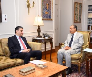 وزير الخارجية والهجرة يلتقي رئيس هيئة الشراء الموحد لبحث تعزيز التعاون في مجال تصدير الدواء المصري إلى القارة الإفريقية