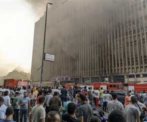 رجال الحماية المدنية: السيطرة على حريق سنترال رمسيس وبدء عمليات التبريد