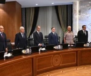 مجلس الوزراء يقف دقيقة حداد على شهداء "الدائرى الإقليمى" و"سنترال رمسيس" مجلس الوزراء يقف دقيقة حداد على شهداء "الدائرى الإقليمى" و"سنترال رمسيس"