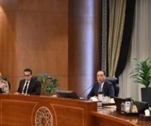 مدبولى: الرئيس السيسى وجه بتشكيل لجنة للوقوف على أسباب حريق "سنترال رمسيس" مدبولى: الرئيس السيسى وجه بتشكيل لجنة للوقوف على أسباب حريق "سنترال رمسيس"