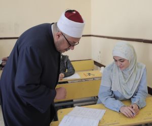 طلبة العلمي بالثانوية الأزهرية يختتمون الامتحانات بمادة التفسير