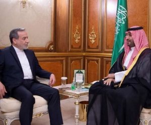 ولي العهد السعودى يؤكد لوزير الخارجية الإيراني دعم المملكة لحوار تسوية الخلافات