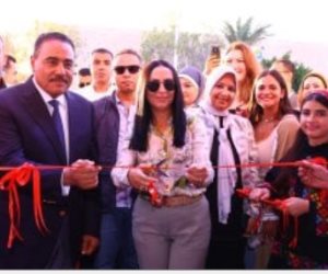 وزيرة التضامن تتفقد أروقة معرض "ديارنا للحرف التراثية" بالساحل الشمالى بحضور محافظ مطروح وزيرة التضامن تتفقد أروقة معرض "ديارنا للحرف التراثية" بالساحل الشمالى بحضور محافظ مطروح