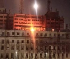 المعاينة الأولية : حريق محدود في واجهة المبنى الملحق بسنترال رمسيس المعاينة الأولية : حريق محدود في واجهة المبنى الملحق بسنترال رمسيس