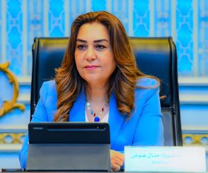بالتنسيق مع المجلس القومي للمرأة وزارة التنمية المحلية توجه المحافظات بتيسير مشاركة صاحبات الحرف اليدوية فى المنافذ والمعارض الدائمة