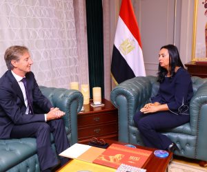 وزيرة التضامن الاجتماعي تلتقي الممثل المقيم لبرنامج الأمم المتحدة الإنمائي في مصر وزيرة التضامن الاجتماعي تلتقي الممثل المقيم لبرنامج الأمم المتحدة الإنمائي في مصر