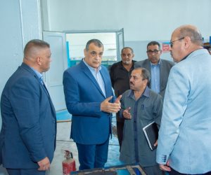 وزير الدولة للإنتاج الحربي يتفقد خطوط الإنتاج بشركة هليوبوليس للصناعات الكيماوية ( مصنع 81 الحربى ) وزير الدولة للإنتاج الحربي يتفقد خطوط الإنتاج بشركة هليوبوليس للصناعات الكيماوية ( مصنع 81 الحربى )