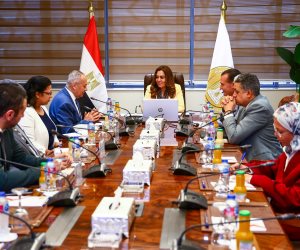 وزيرة التنمية المحلية تتابع آخر المستجدات الخاصة بإعداد الخطة الاستراتيجية واستراتيجية تغير المناخ الخاصة بالوزارة وزيرة التنمية المحلية تتابع آخر المستجدات الخاصة بإعداد الخطة الاستراتيجية واستراتيجية تغير المناخ الخاصة بالوزارة