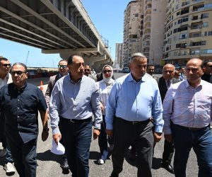 رئيس الوزراء يتفقد أعمال تطوير محور "محمد نجيب" وتوسعة كورنيش الإسكندرية