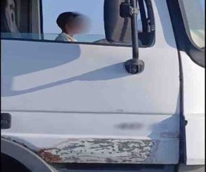 بعد تداول الفيديو.. ضبط والد طفل سمح له بقيادة سيارة نقل ثقيل بكفر الشيخ
