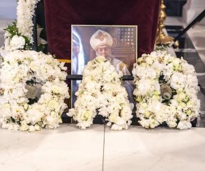 الكنيسة تقيم صلوات تجنيز شيخ كهنة إيبارشية لندن والبابا تواضروس يقدم التعزية