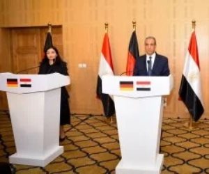 وزير الخارجية يبحث مع وزيرة ألمانية تعزيز الشراكة في مجالات الطاقة