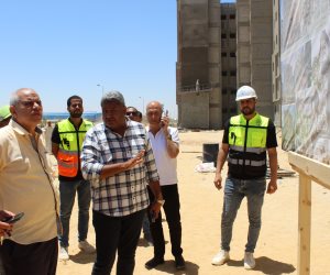 مسئولو "الإسكان" يتفقدون المشروعات الجاري تنفيذها بمدينة برج العرب الجديدة