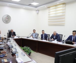 وزير التعليم العالي يعقد اجتماعًا مع ممثلي مؤسسة كلاريفيت لتعزيز التعاون المشترك